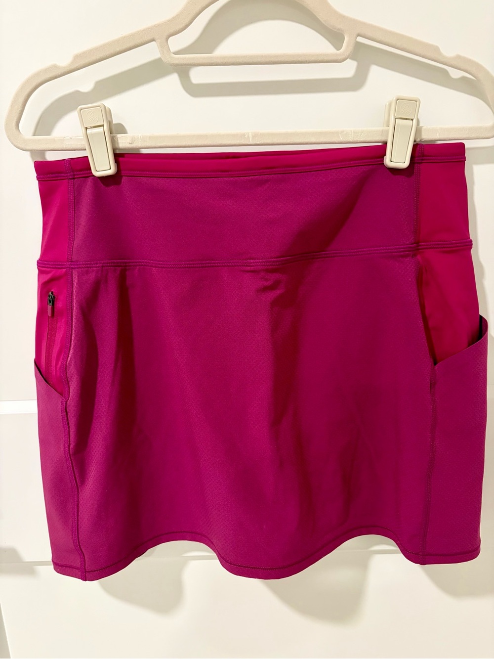 Athleta Magenta Action Skort in Dobby 14.5”